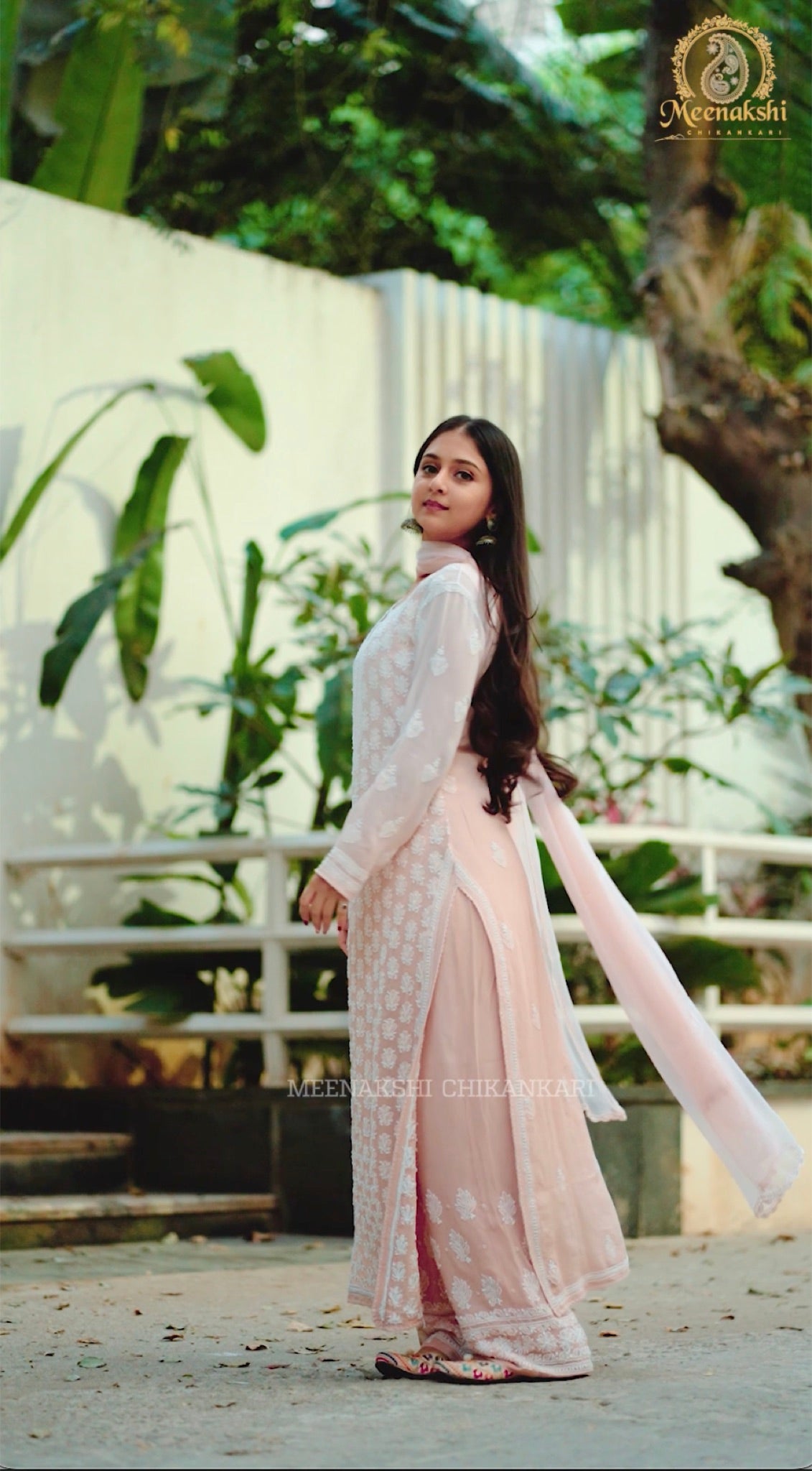 05FJ Jabili Chikankari Kurti Pant Set