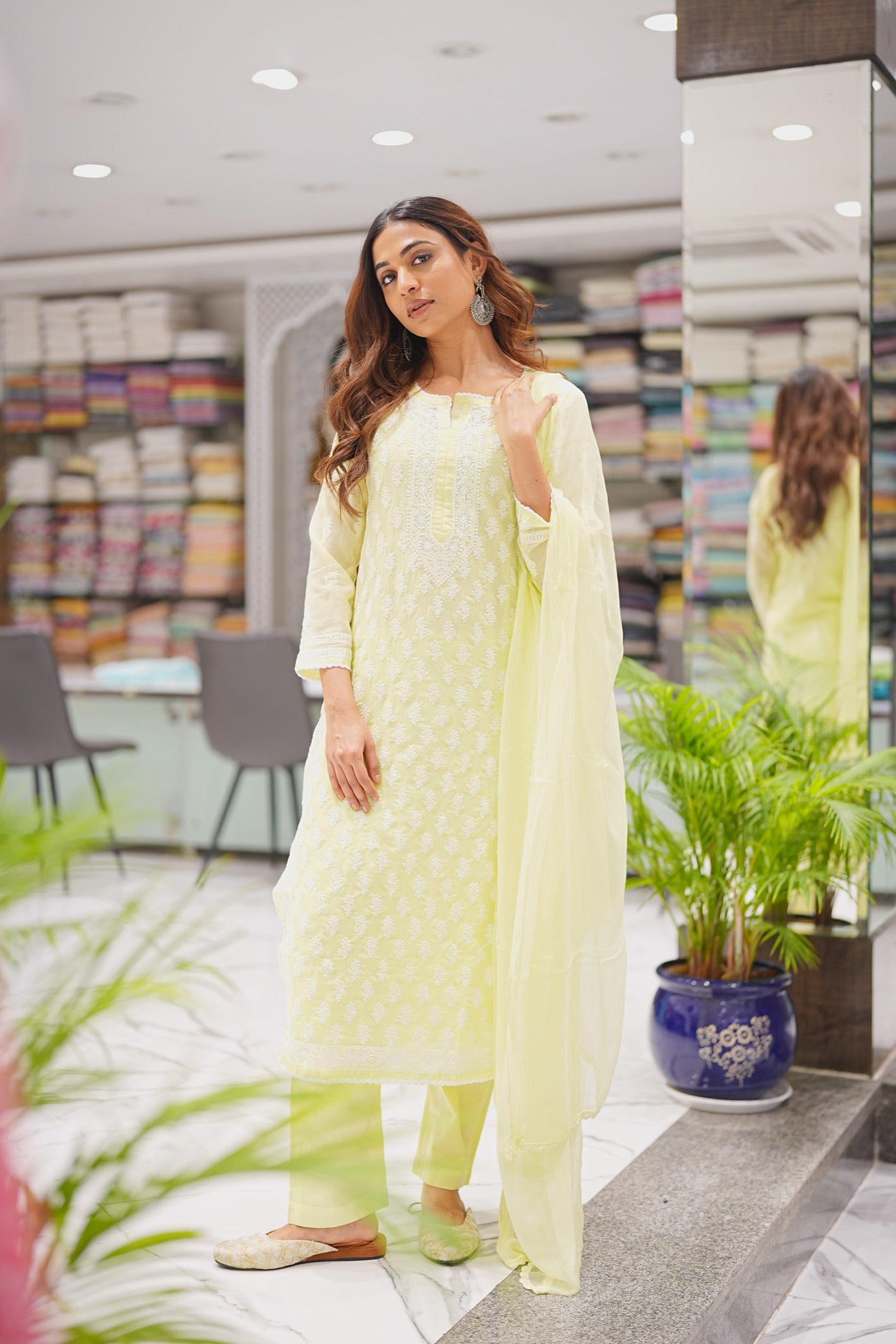 33M Medha Chikankari Kurti Pant Set
