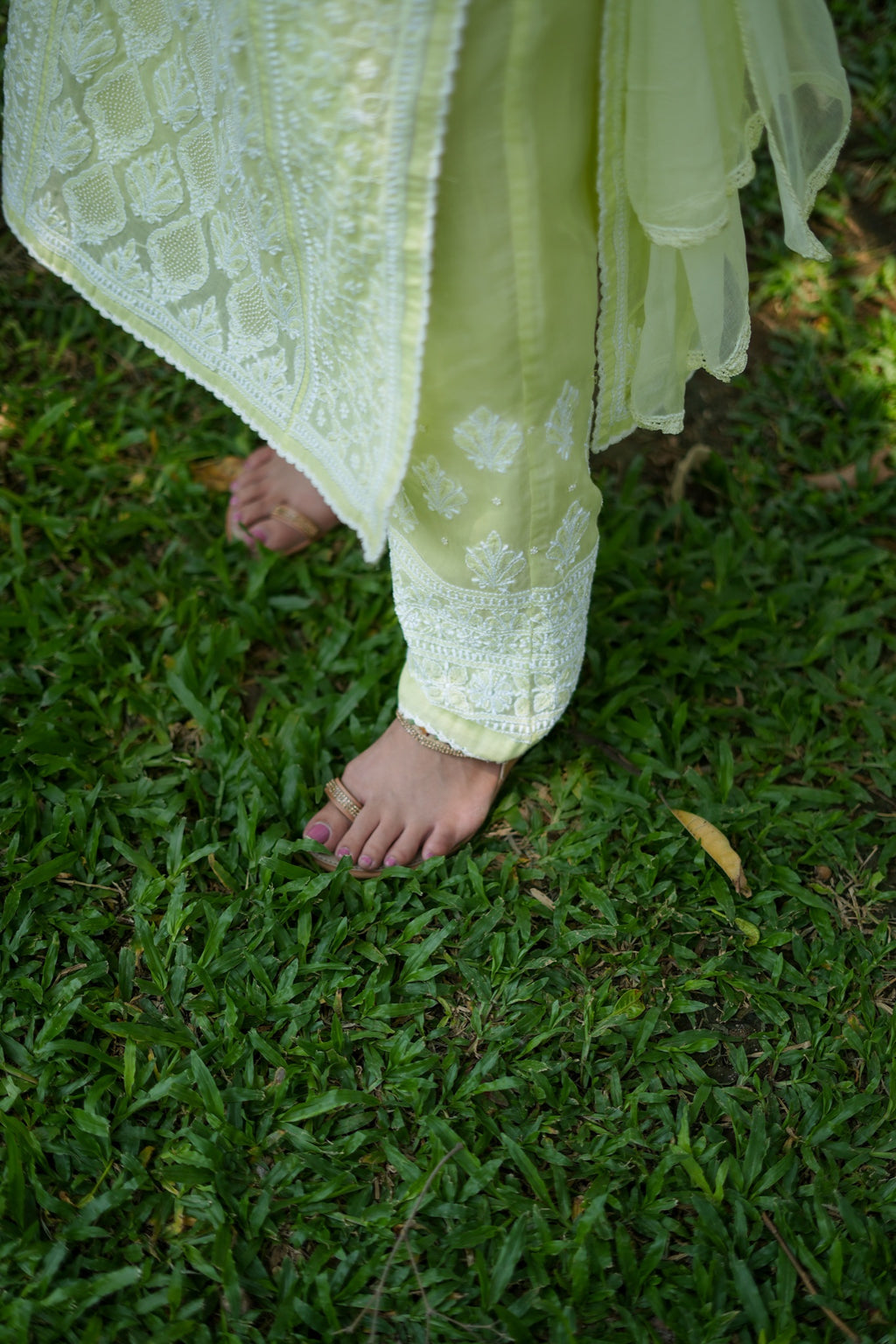 05SJ Jabili Chikankari Straight Kurti Narrow Pant Set