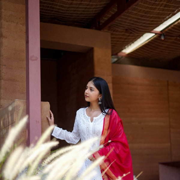 07SJ Jabili Chikankari Kurta